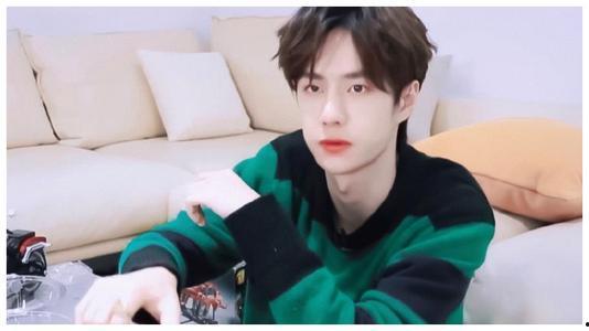 王一博吃瓜,揭秘娱乐圈背后的秘密