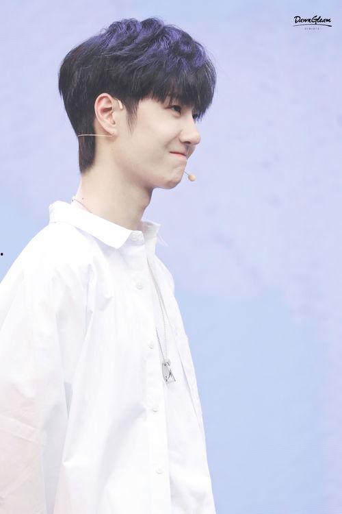 王一博吃瓜,揭秘娱乐圈背后的秘密